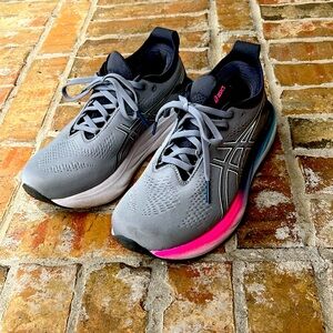 Asics Gel Nimbus size 8